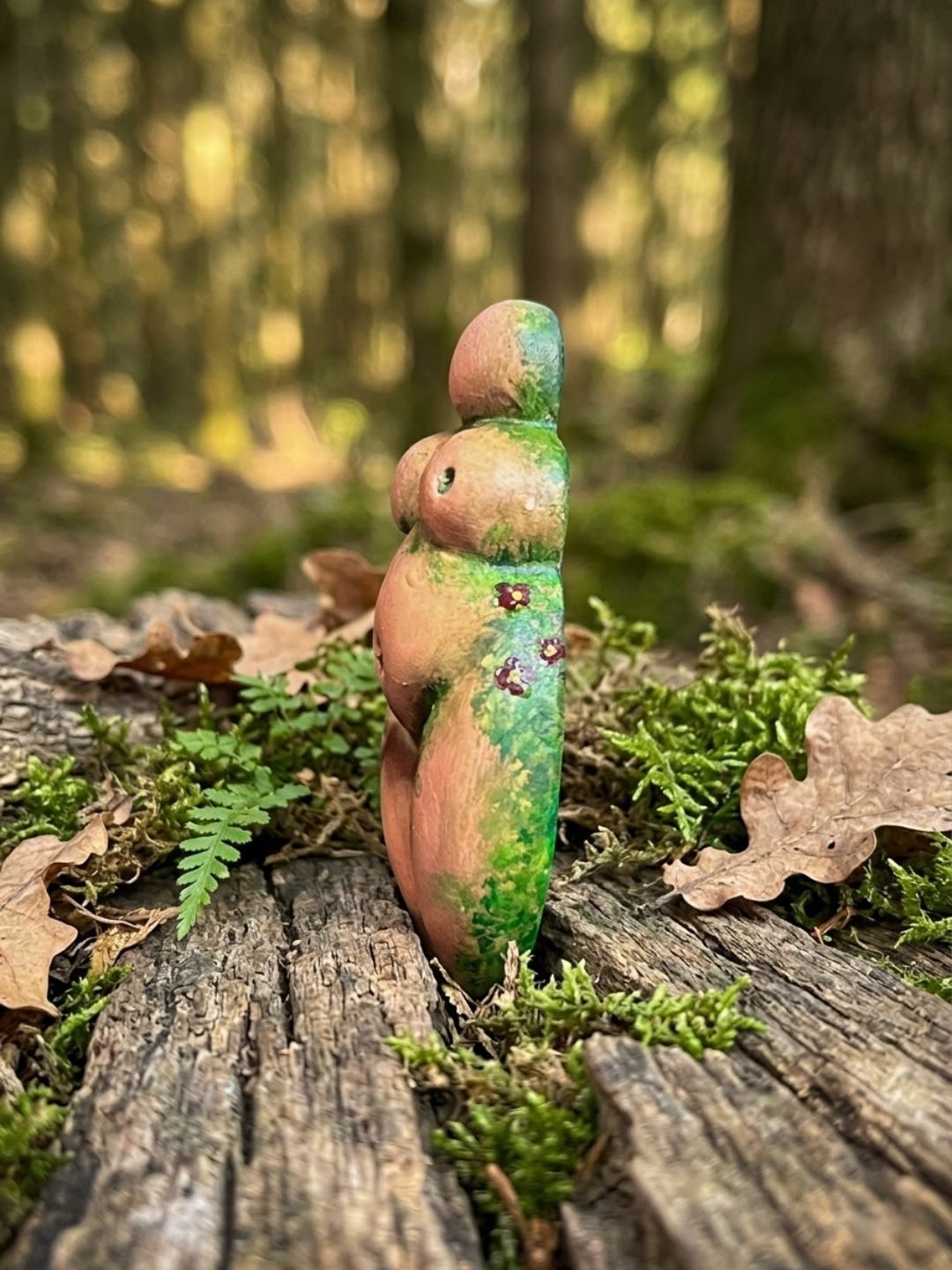 Sligachan Fae Handcrafted Altar Goddess - Moss