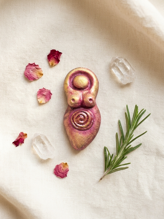 White Spring Handcrafted Altar Goddess – Spiral Mini